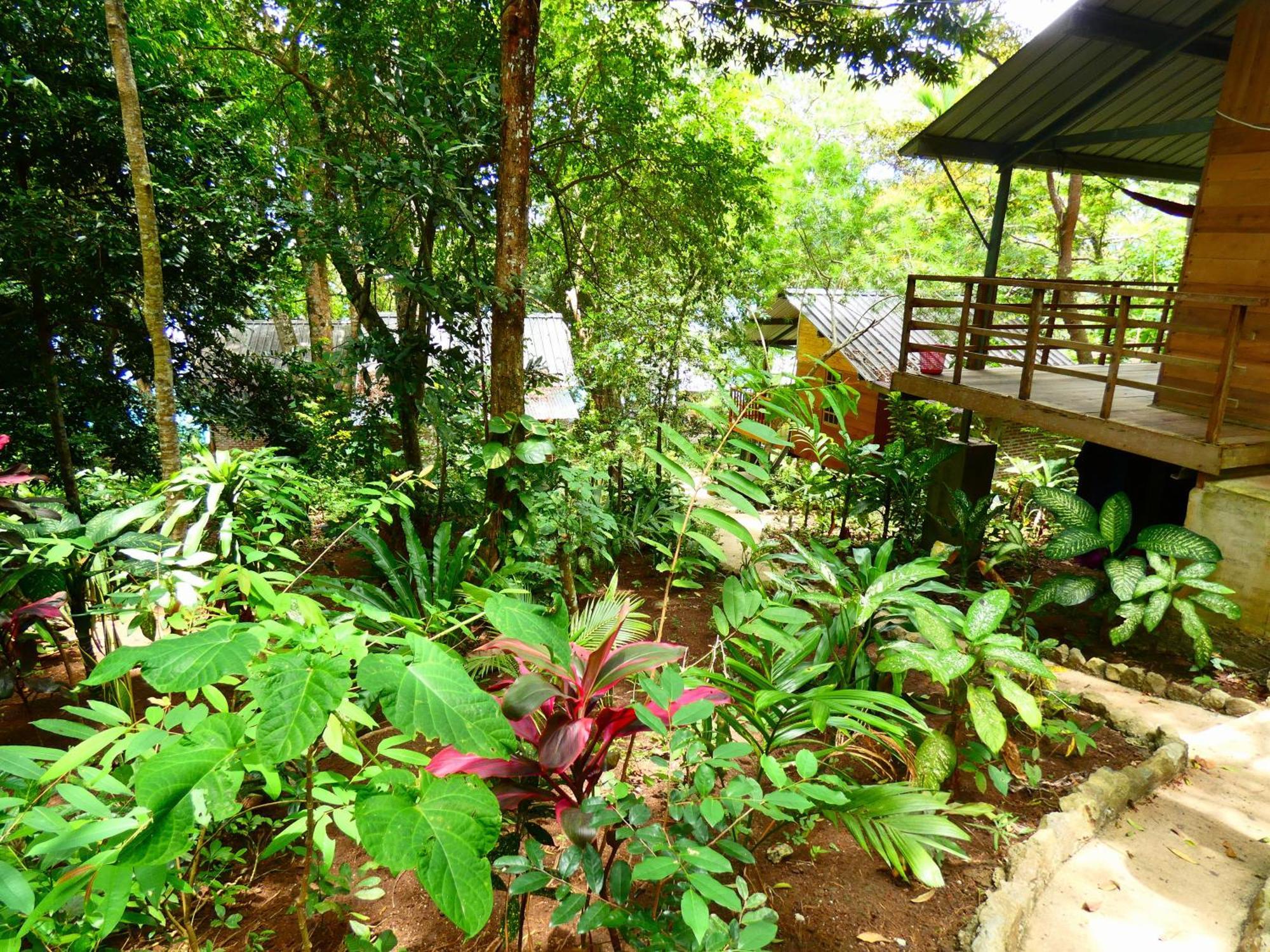Santi Garden Bungalows Iboih Экстерьер фото